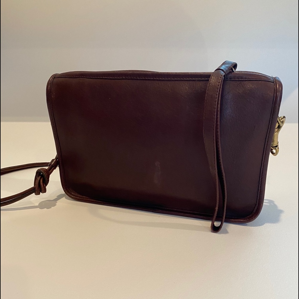 VINTAGE COACH LEATHER CONVERTIBLE WRISTLET/SHOULDER BAG
